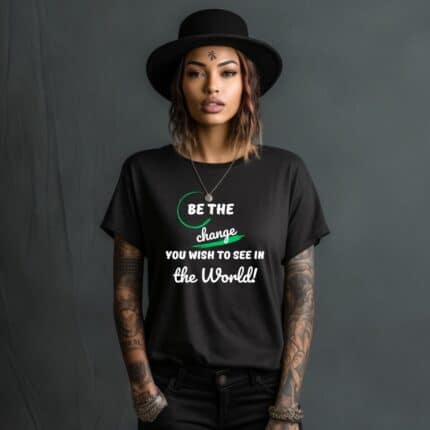 Дамска тениска Be The Change в бял и черен цвят.