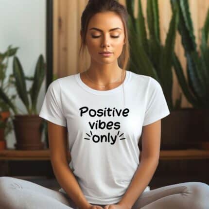 Дамска тениска Positive Vibes Only в бял и черен цвят.