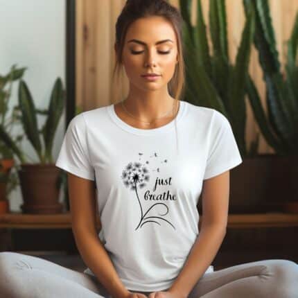 Дамска тениска Just Breathe  в бял и черен цвят.