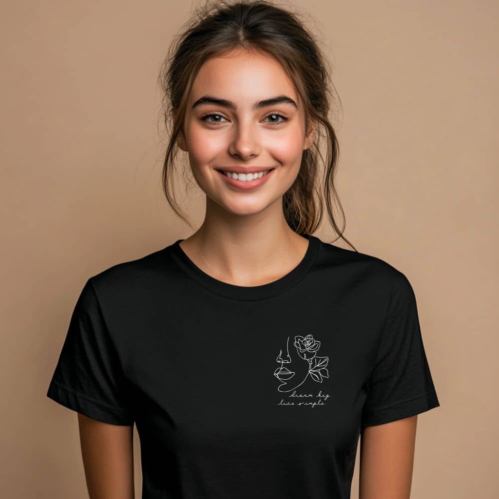 Дамска черна тениска Dream Big, Live Simple. Дамска черна тениска Dream Big, Live Simple.